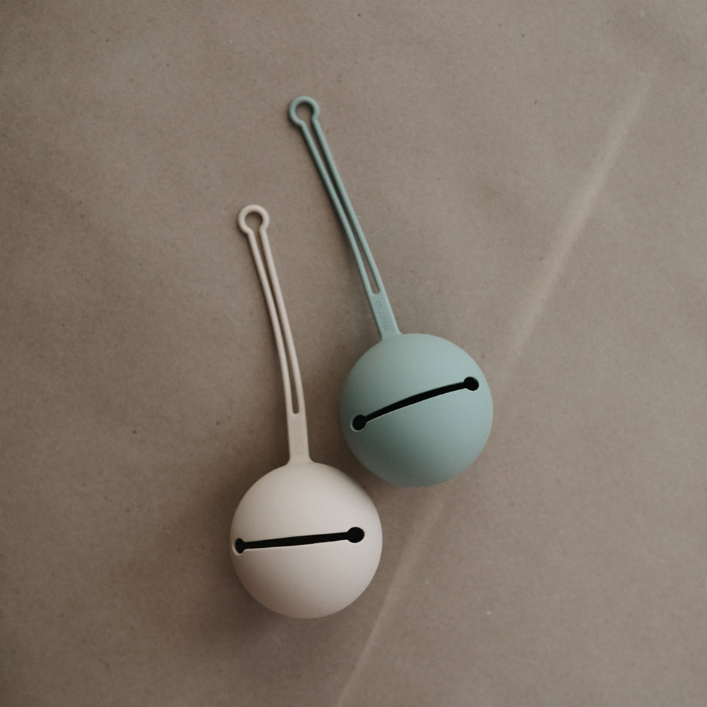 美國Mushie Pacifier Case 鈴鐺奶嘴收納盒-Cambridge Blue